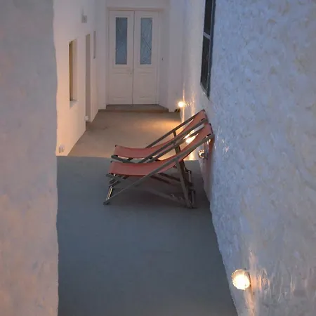 Ecloge, Hydra Island Villa